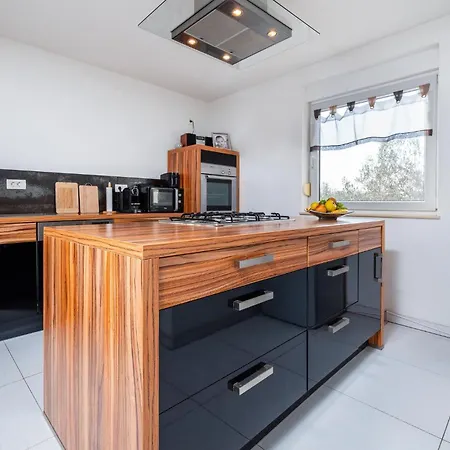 Cozy In Vodnjan With Kitchen Mednjan