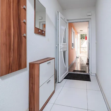 Cozy In Vodnjan With Kitchen Apartman Mednjan